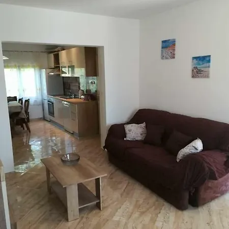 Apartman Nina